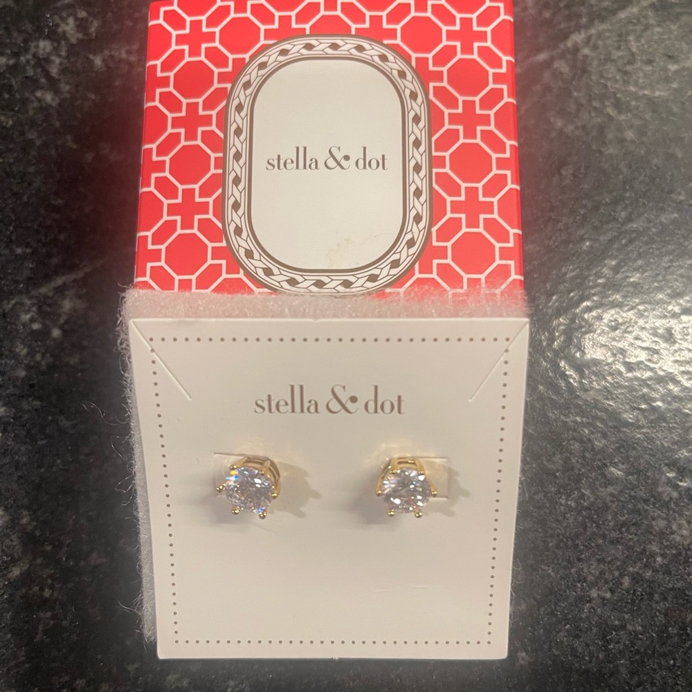Stella and Dot Sparkle Stud Gold